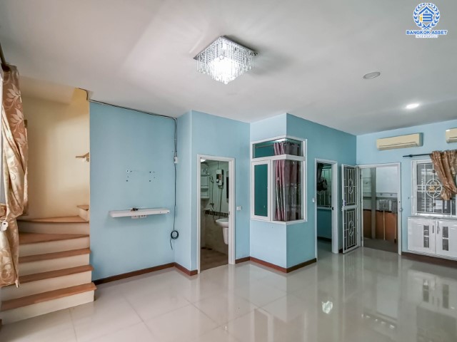 ทาวน์เฮ้าส์มือสองย่านนนทบุรี ม.กัสโต้ ปิ่นเกล้า-จรัญสนิทวงศ์ หลังมุม! คุณภาพแบรนด์ Q.House เนื้อที่เยอะถึง 20.8 ตร.ว. ฟังก์ชันจัดเต็ม 4 ห้องนอน 3 ห้องน้ำ 2 ที่จอดรถ บ้านพร้อมอยู่ ทำเลเดินทางสะดวก ใกล้ใจกลางเมือง, รถไฟฟ้าสายสีแดง "สถานีบางบำหรุ" และทางด่วน "ศรีรัช"...